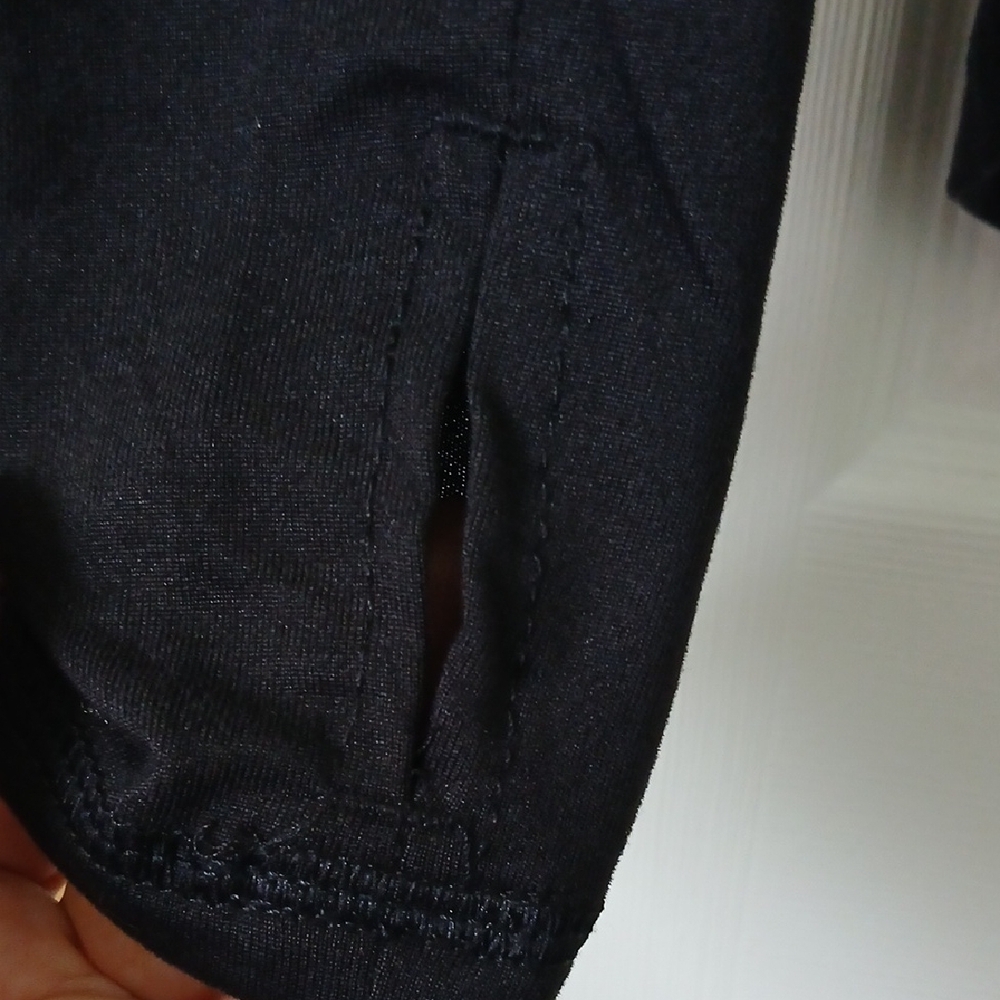Danskin Semi-Fitted Black Long Sleeve Top With Thumb Holes Size S - Picture 5 of 11